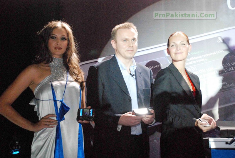 DSC_0158-copy DSC 0158 copy Nokia N97 Hits Pakistani Stores Priced at Rs. 58,000