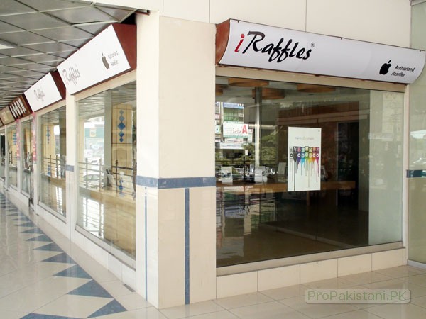 DSC00818 iRaffles Apple Store Opens in Rawalpindi