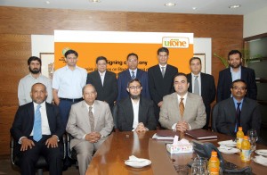 Mr. Abdul Aziz, President and CEO, Ufone, (second from left), Mr. Abdul Rahim Suriya, President ICAP (center) along with management teams from Ufone and ICAP during MoU signing ceremony