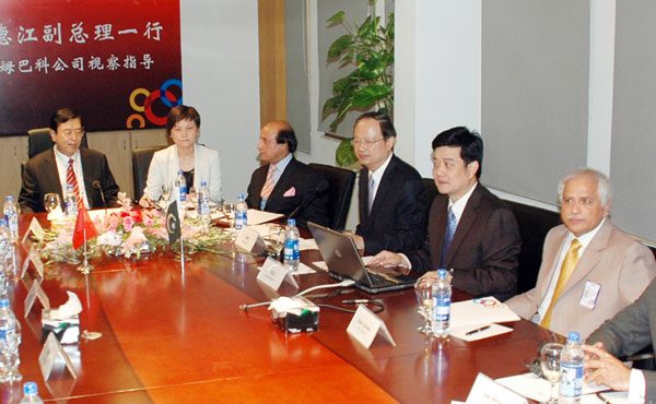 Mr. Zheng Dejiang (1st from left) along with Mr. Wang Juanzhou (4th from left), Chairman, Mr. Latif Khosa (3rd from left) and others at Zong’s head office in Islamabad.