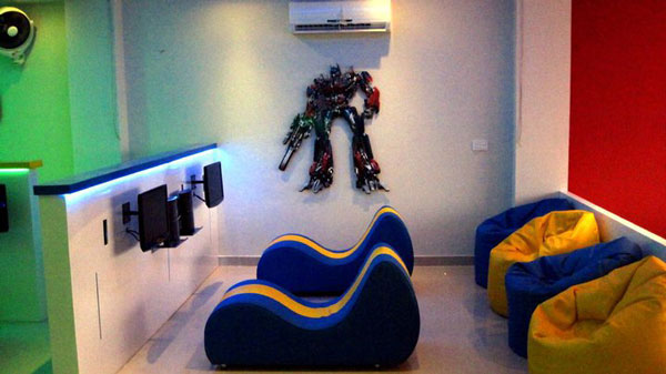 ECLECTIC VIBRATIONS Indoor 3 Console Gaming Lounge Launched in Lahore