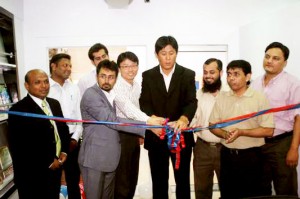 samsung service center 300x199 Samsung Opens New Service Center in Karachi
