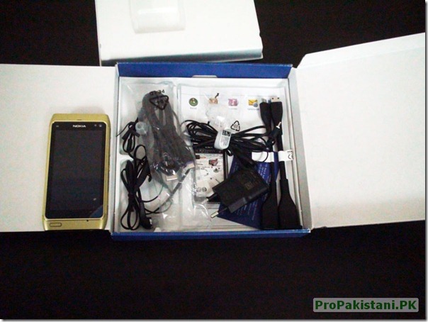 DSC02316 thumb Nokia N8 Unboxing [Pakistan]