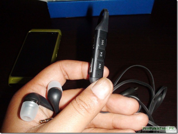 DSC02338 thumb Nokia N8 Unboxing [Pakistan]