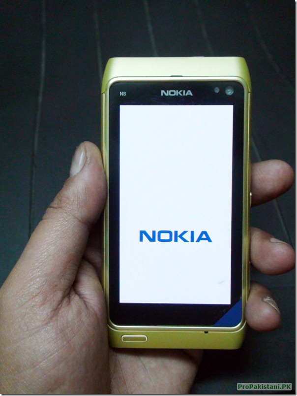 DSC02366 thumb Nokia N8 Unboxing [Pakistan]