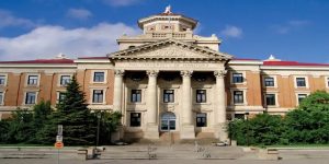 International Undergraduate Student Entrance Scholarship at University of Manitoba
