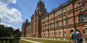 Aziz Foundation Scholarship at University of London