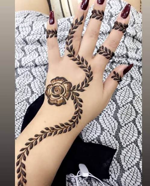 Simple tattoo mehndi design ❤ Do Subscribe My YouTube channel also link in  my bio 😊✌ #Ash.hennaartist #mehndi #mehndidesigns… | Instagram