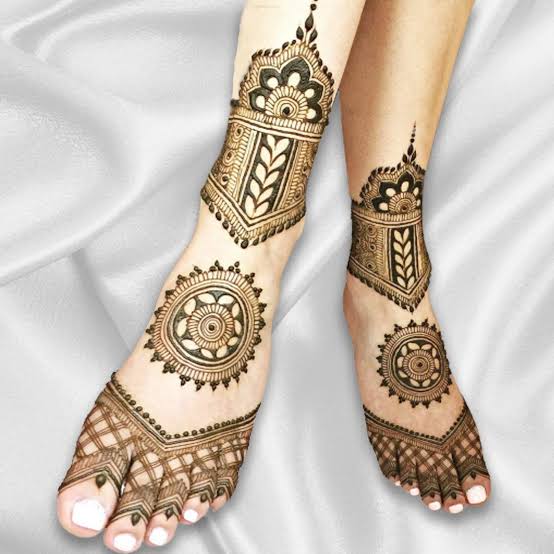 Beautiful feet mehndi/henna design for Eid #eid #mehndidesign #mehndi #h...  : u/zhsmug