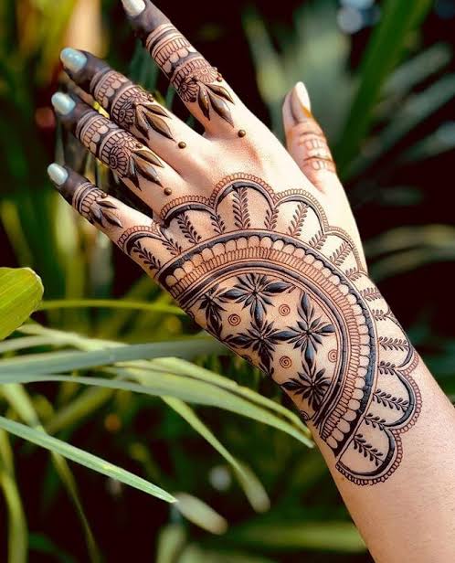 Beautiful and Simple Eid Mehndi Designs with Trips and Tricks |  Dailyinfotainment
