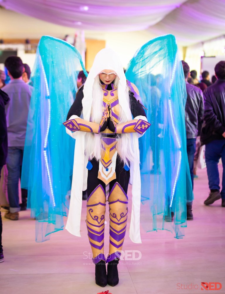 Anime Cosplayer at TwinCon'19