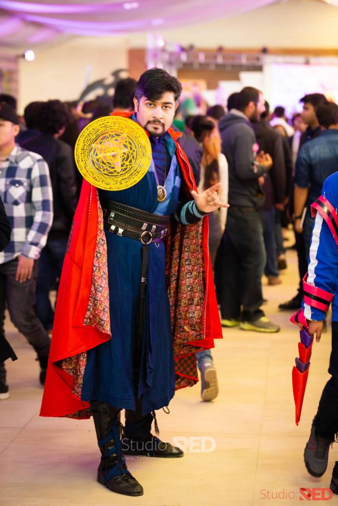Cosplayer dressed as Dr, Strange at TwinCon'19