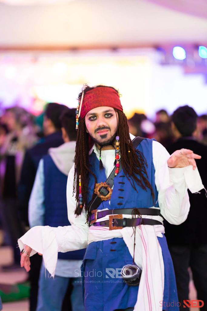 Cosplayer dressed as Capt. Jackl Sparrow at TwinCon'19