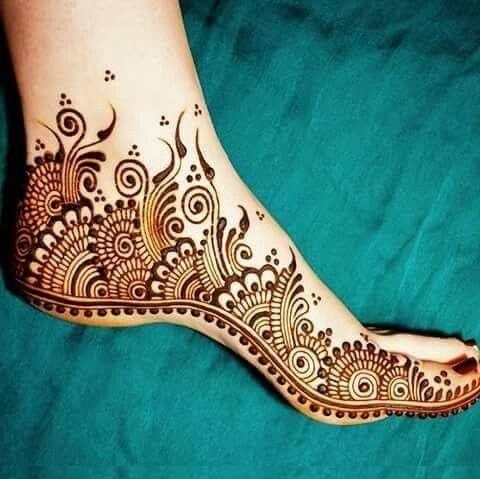 Feet Mehndi design, shell motif