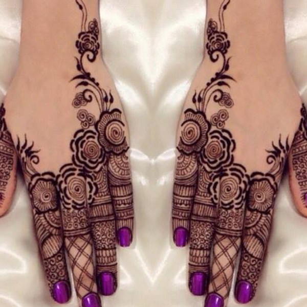 Indian Mehndi design fingers