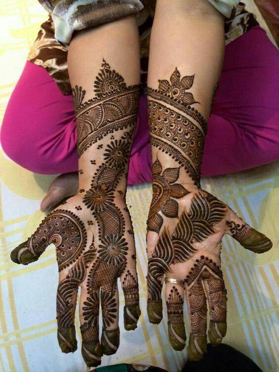 Black Henna art with Brown Henna design