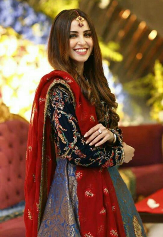 Nimra Khan wedding look