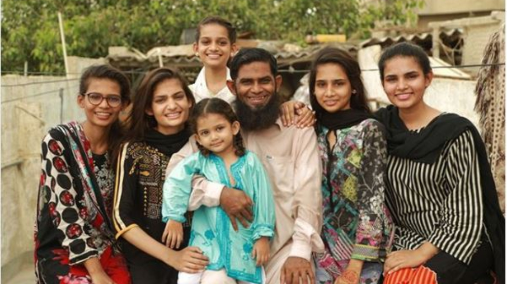amjad ali with his daughters