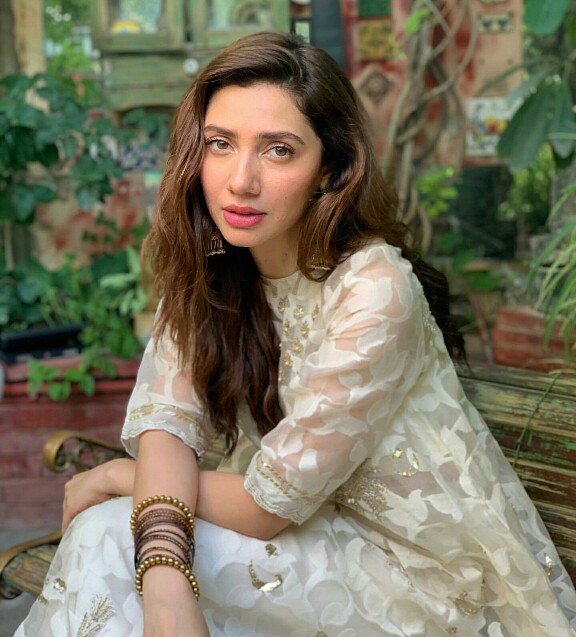 Pakistani Actresses Show Off Their Eid 