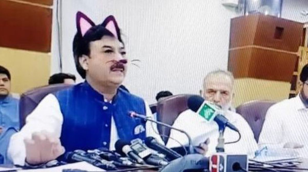 cat filter video from pakistan