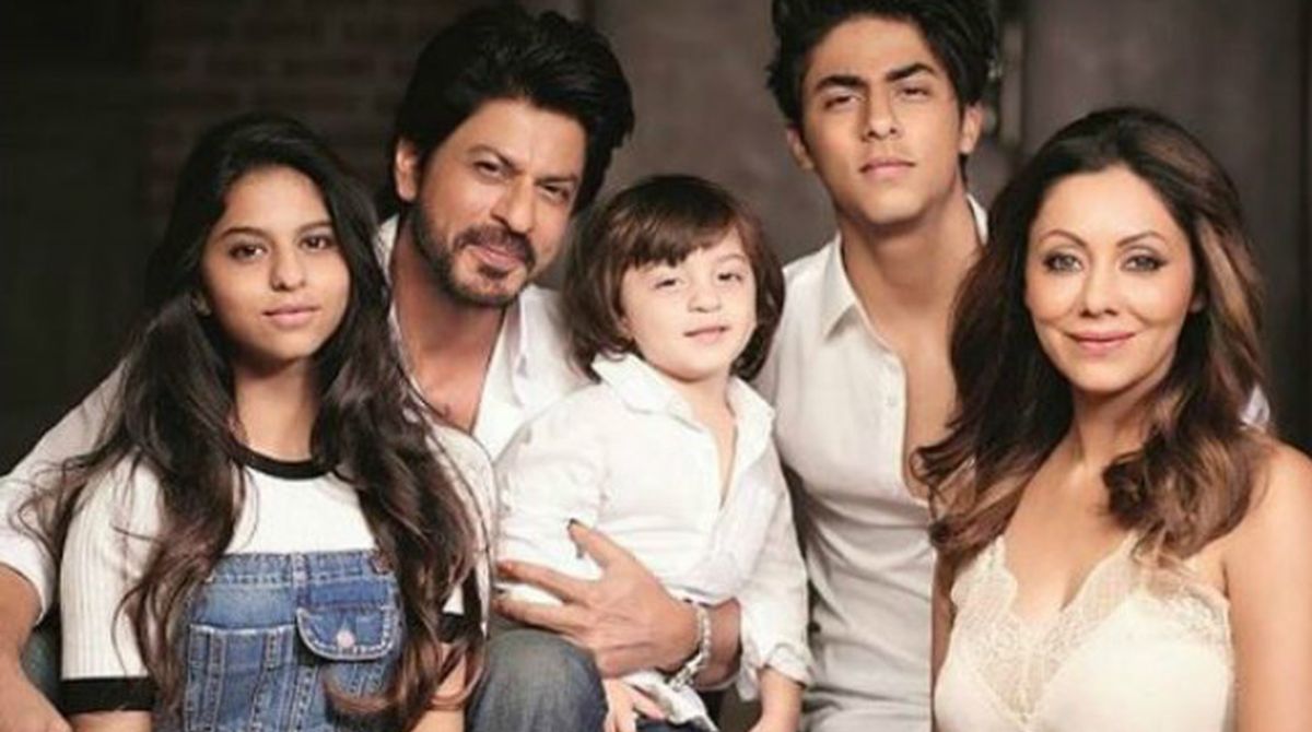 Shahrukh_Khan_With_Family