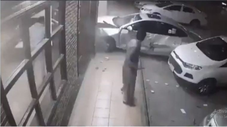 Driver Smashes His Car into a Restaurant [Video] - Lens