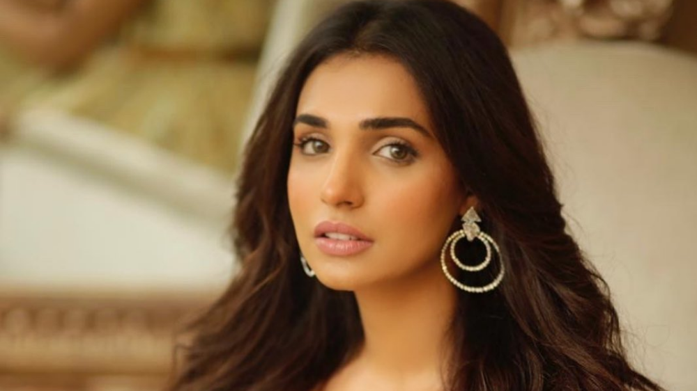 Amna Ilyas Drops Hints About Her Next Film - Lens