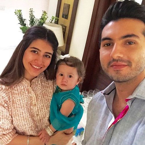 Syra Spotted with Shahroz On Sets of New Film In a Viral Video - Lens