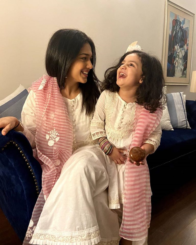 WOW 360|5 Pakistani Celebrities Twinning With Their Daughters