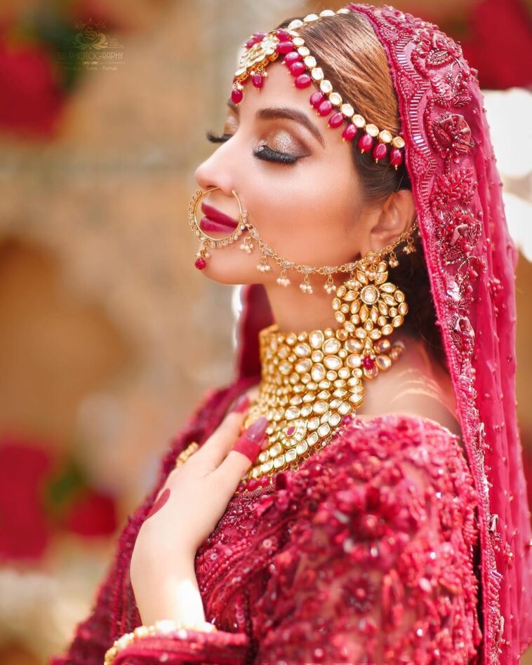 Kinza Hashmi Dazzles Us with Her Bridal Shoot [Pictures] - Lens