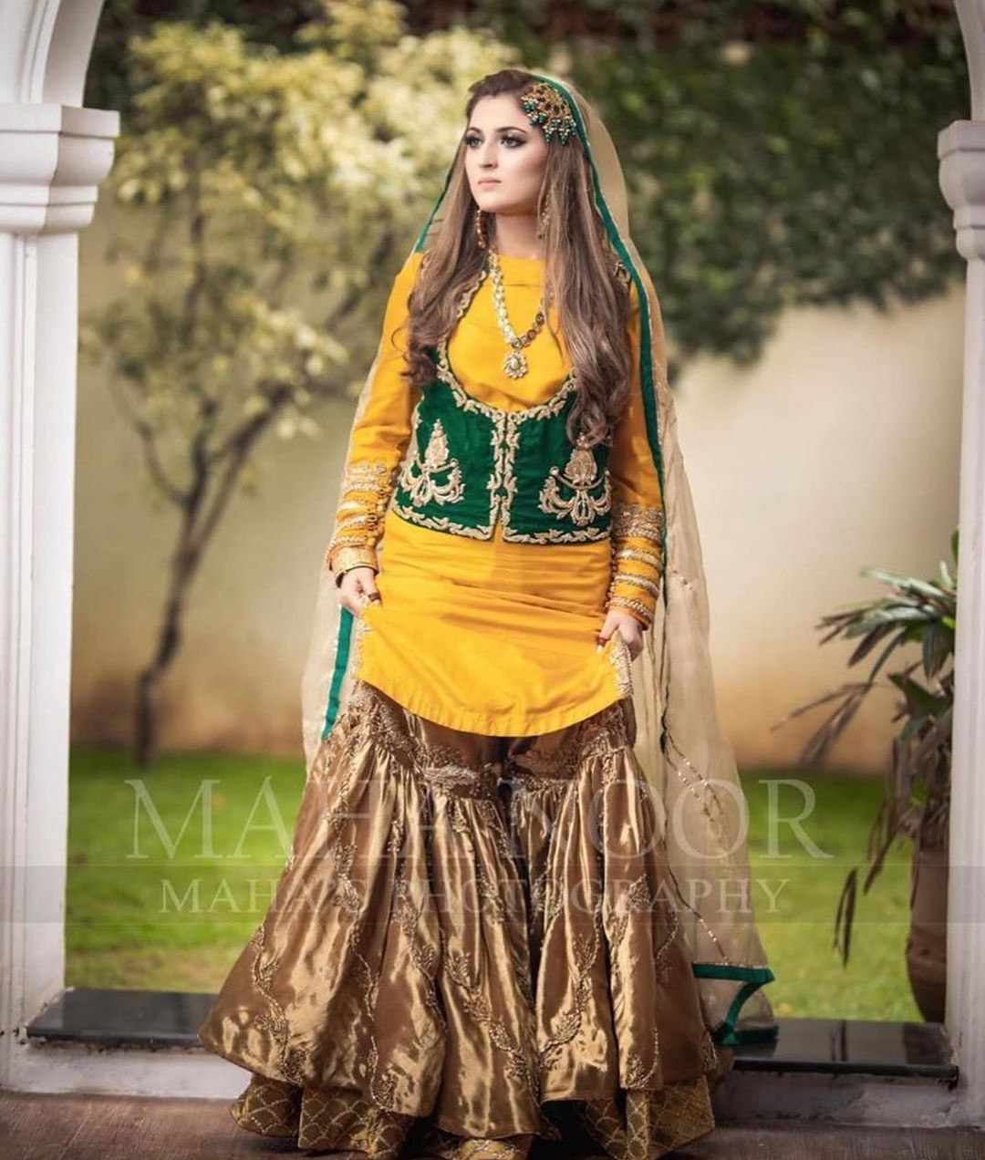 Tania Hussain Shares Her Bridal Look for 'Souchaj' [Pictures] - Lens