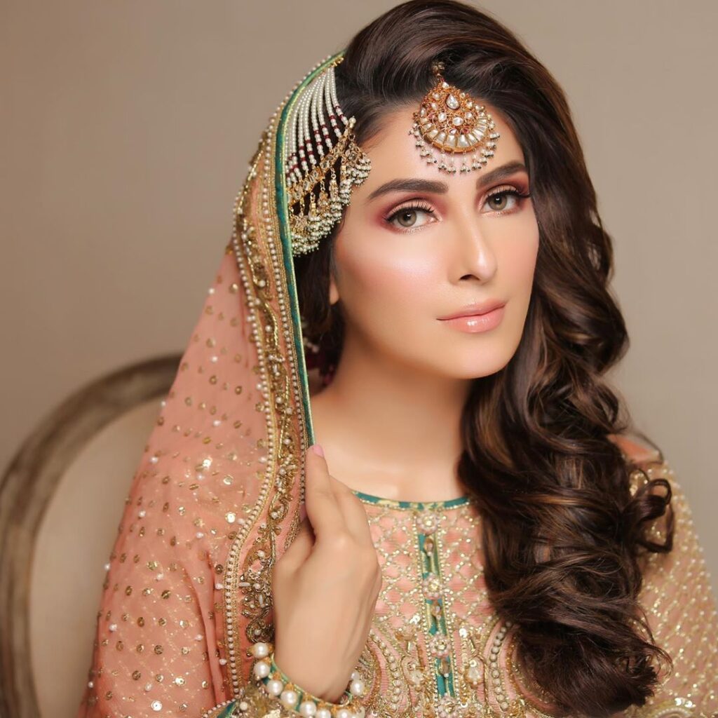 Ayeza Khan Wows Us With New Bridal Fashion Look Pictures Lens 1957