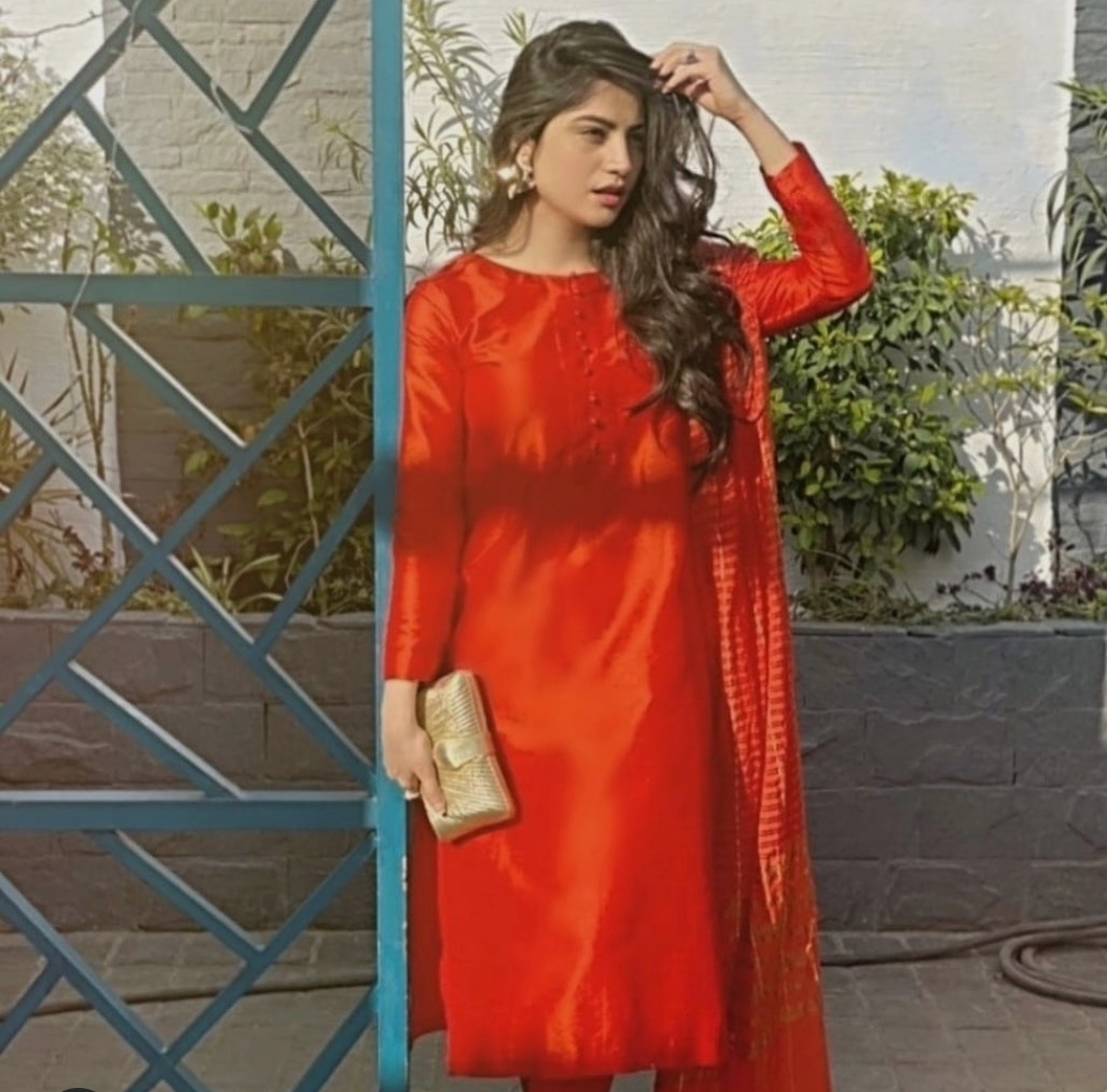 Neelam Muneer Sets The Temperature High In Red [Pictures] - Lens