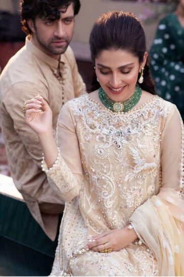 Ayeza Khan Turns On The Charm In Mushq's Festive Collection - Lens