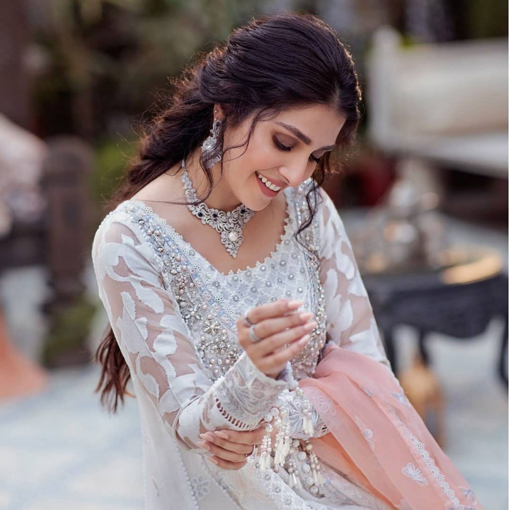 ayeza khan