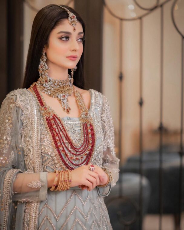 Noor Zafar Khan Is A Vision In Grey Bridal Wear - Lens