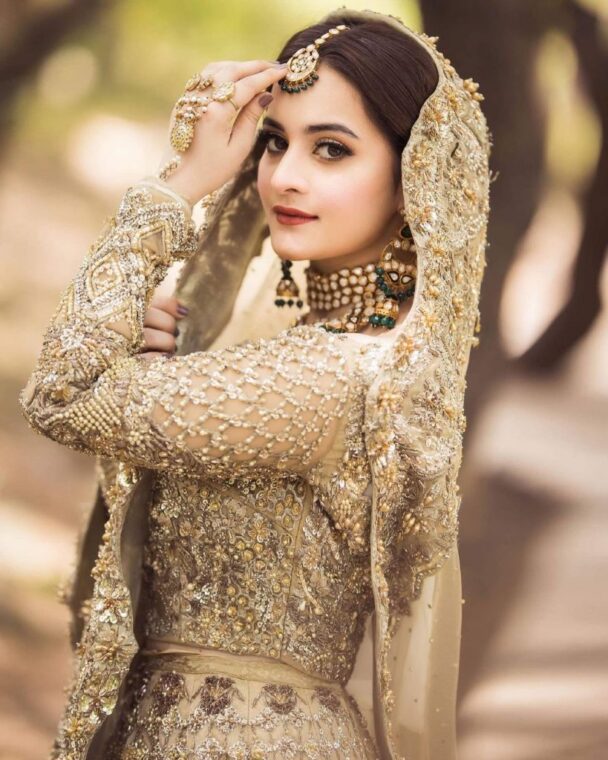 Aiman Muneeb Dolls Up In Gorgeous Golden Ensemble - Lens