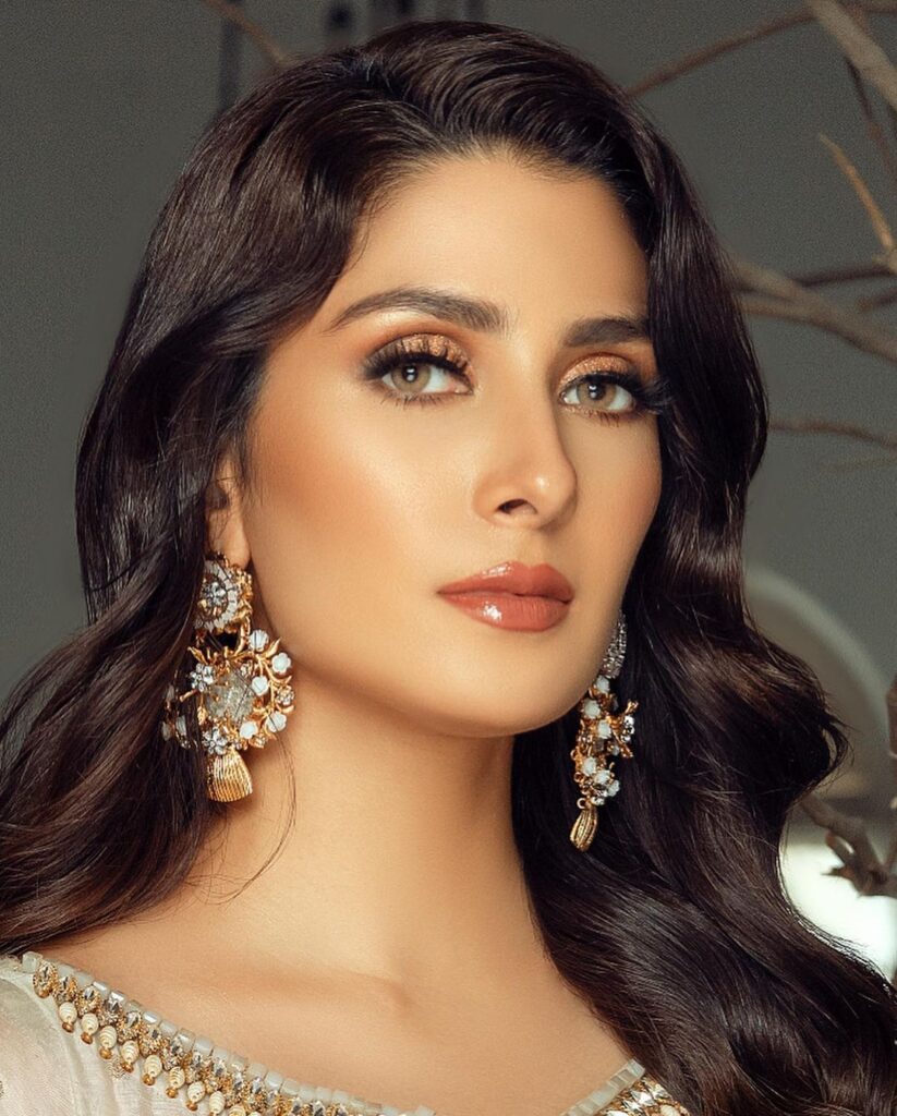 Ayeza Khan Dazzles In An Ivory And Gold Ensemble - Lens