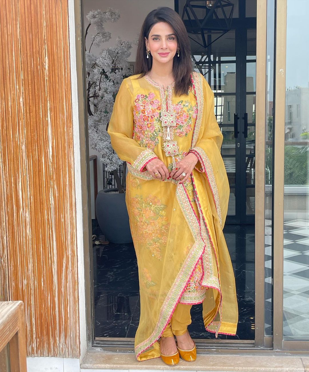saba qamar