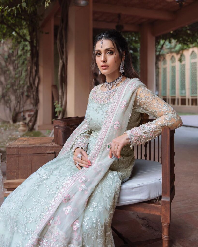 Iqra Aziz Twirls With Grace In Traditional Peshwas [Pictures] - Lens
