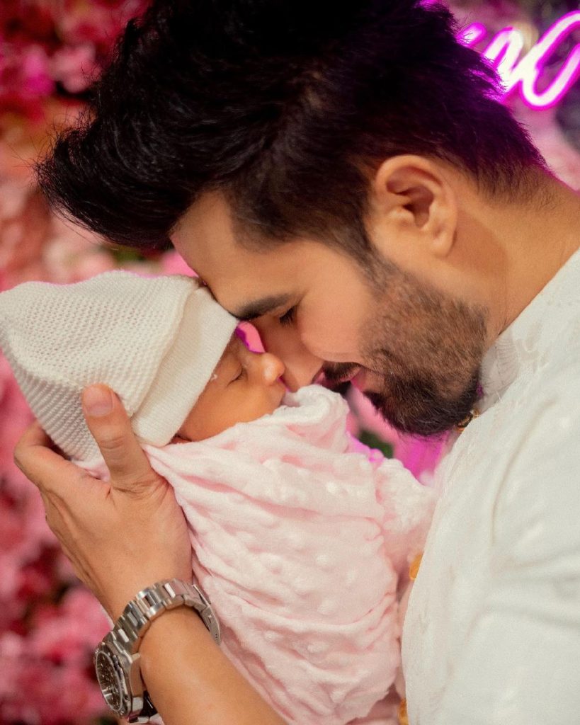 Falak Shabir with his baby daughter