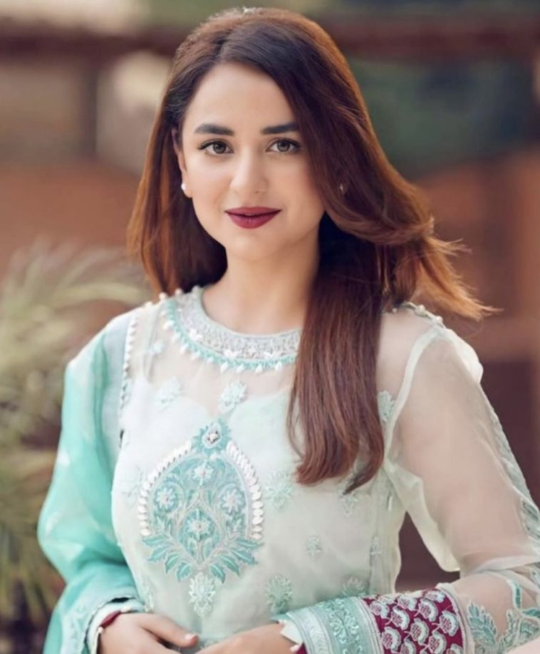 Yumna Zaidi Flaunts Her Best Festive Looks - Lens