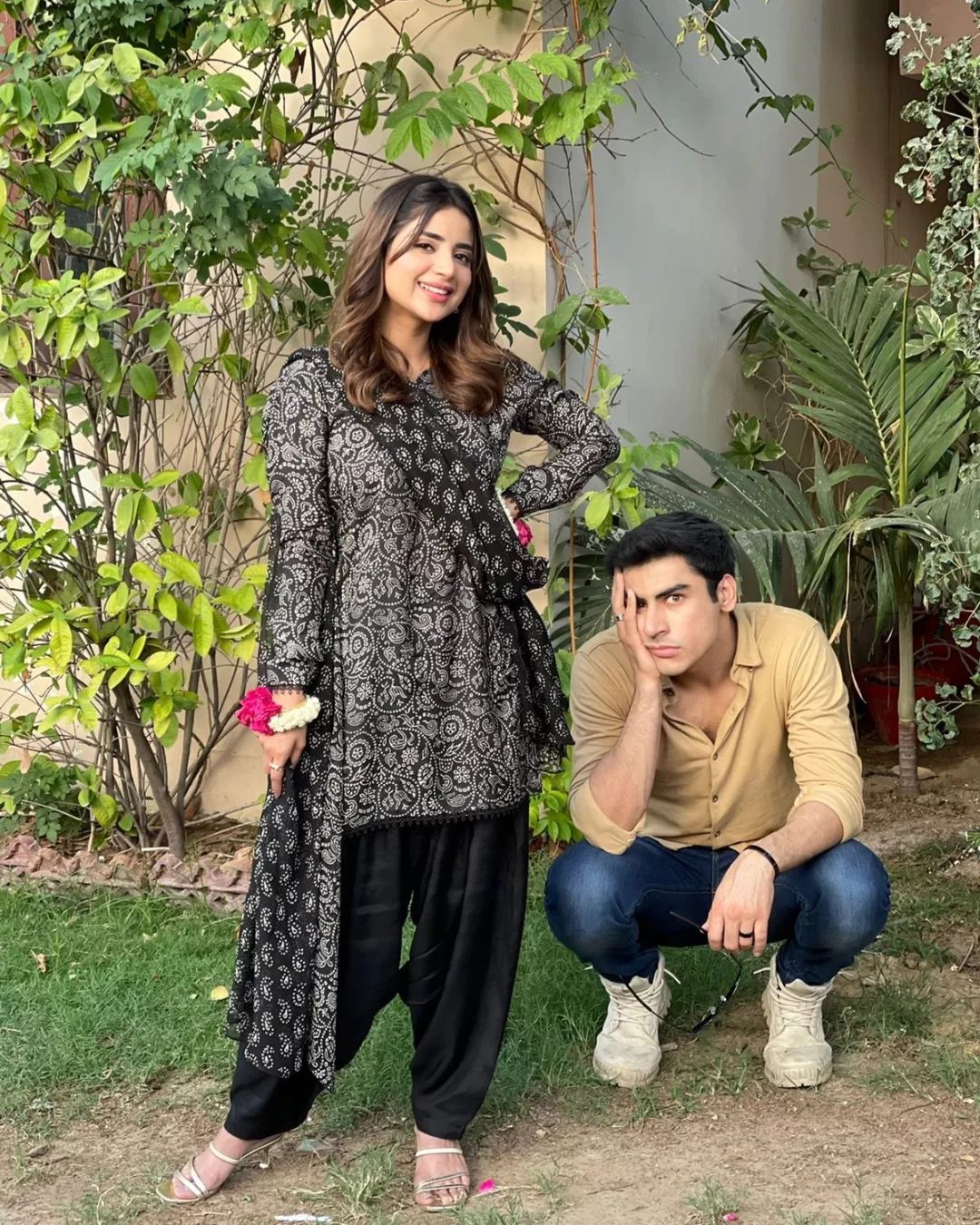 Saboor, Khushhal Khan Are Back With Another Funny Banter From The Sets ...