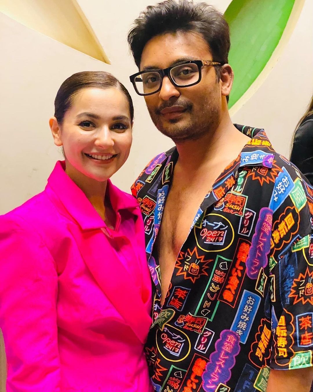 Parde Mein Rehne Do: Netizens Troll Makeup Artist Babar Zaheer Over His  Outfit - Lens