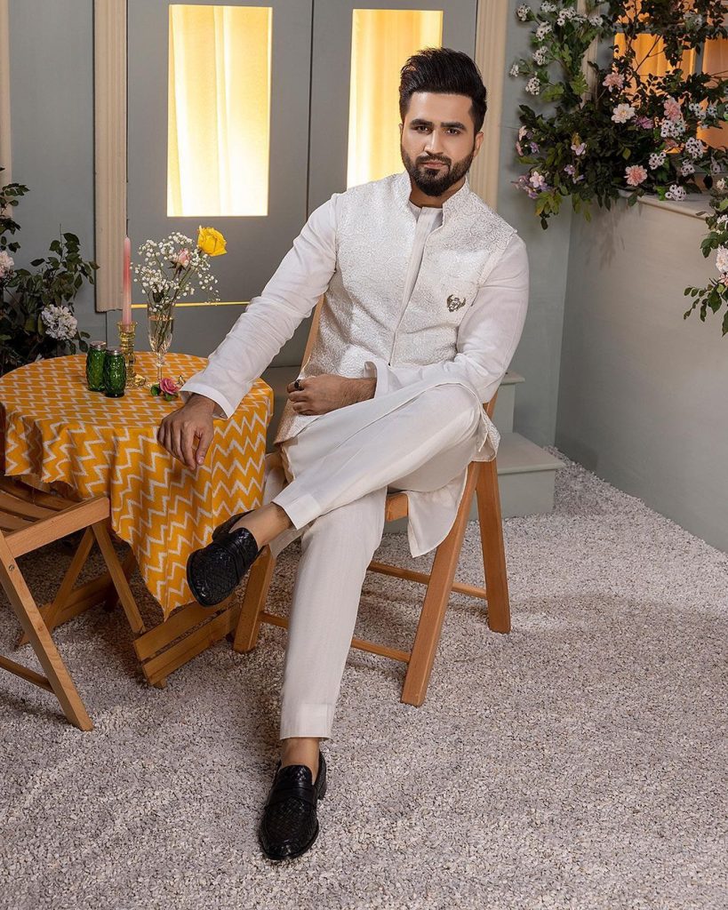 falak shabir
