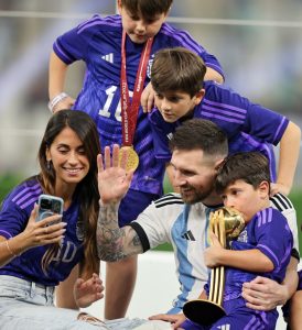Lionel Messi Celebrates World Cup Victory with Family [Images] - Lens