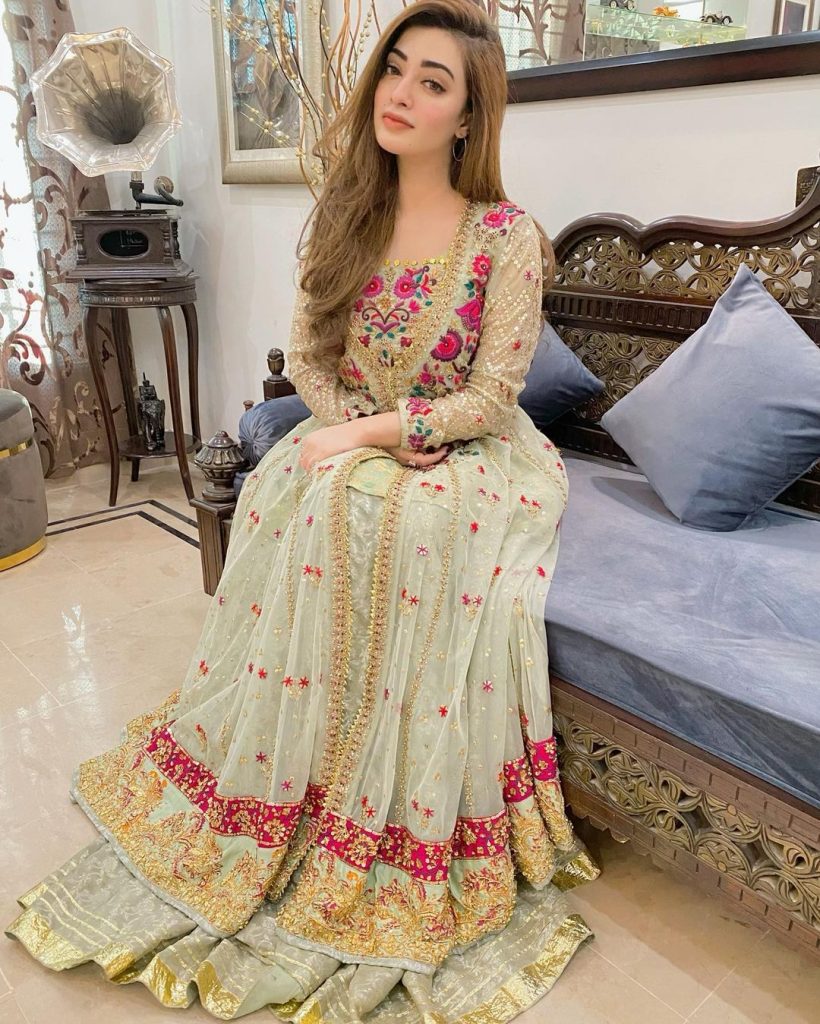 Nawal Saeed Looks Breathtaking in Dazzling Floral Pishwas [Pictures] - Lens