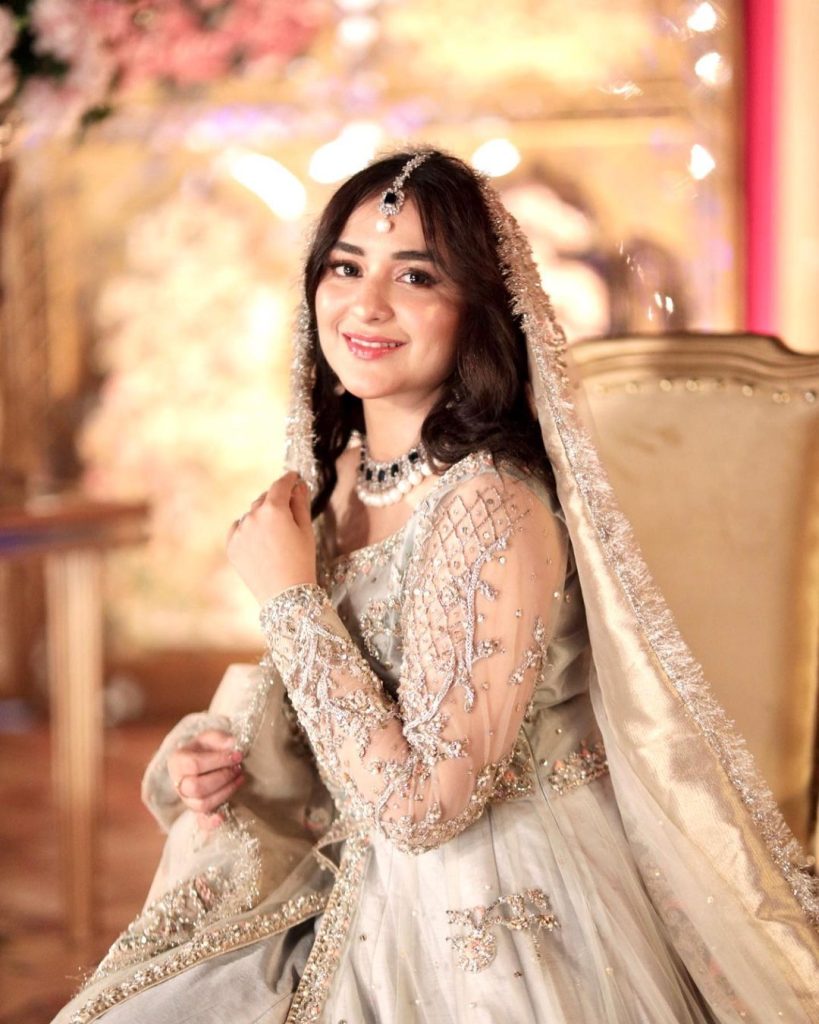 Yumna Zaidi AKA Meerub Looks Effortlessly Gorgeous in Pearl White ...