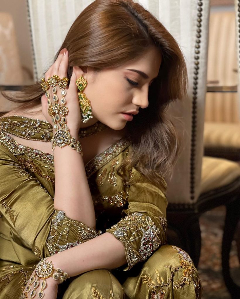 Neelam Muneer Serves Killer Looks In Vibrant Festive Attire - Lens