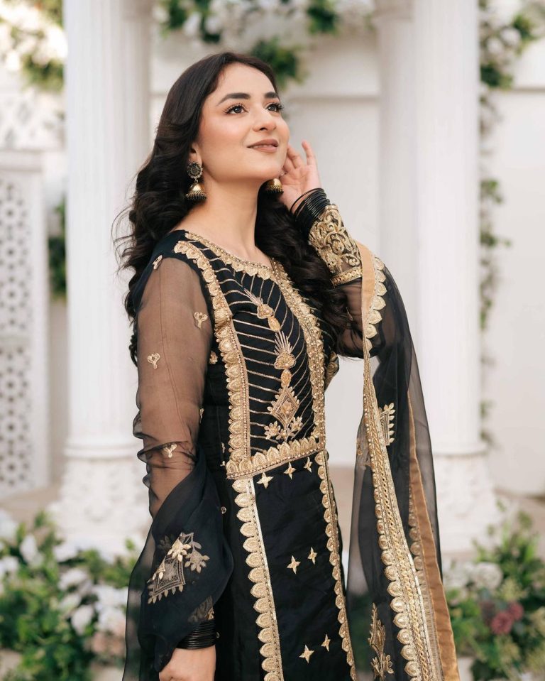 Yumna Zaidi's Elegant Saree Look in Tere Bin Leaves Fans Speechless - Lens